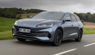 BYD Seal 6 Touring - front tracking